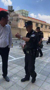 DƬ